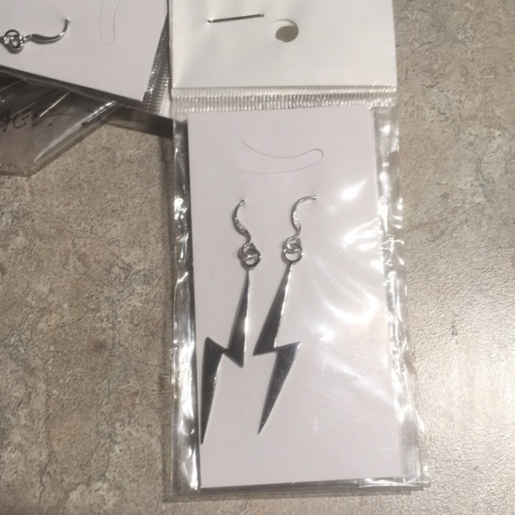 925 silver earrings. lightning bolt shape, brand new 4 pairs available - Picture 5 of 5